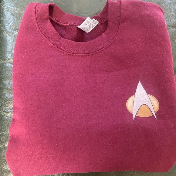 Star Trek Sweatshirt - Picture 2 of 3